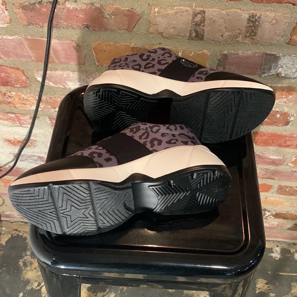NWOT Juicy Couture Sneakers - Picture 6 of 7